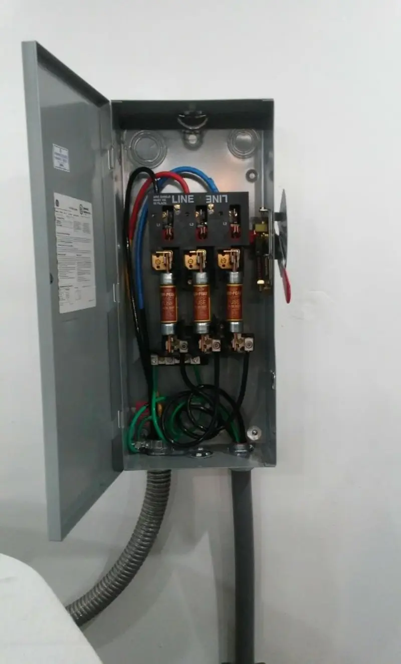 Three-phase disconnect switch installed for Electrical Wiring & Rewiring in Lake Norman of Catawba